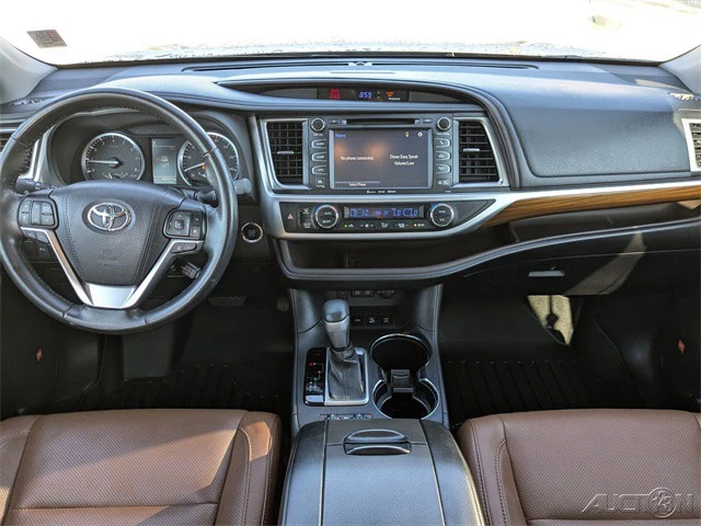 2017 Toyota Highlander - Image 15 of 21