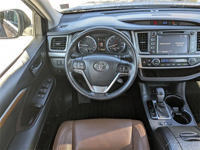 2017 Toyota Highlander - Image 16 of 21