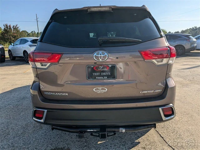 2017 Toyota Highlander - Image 5 of 21