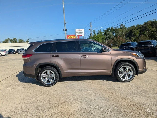 2017 Toyota Highlander - Image 3 of 21