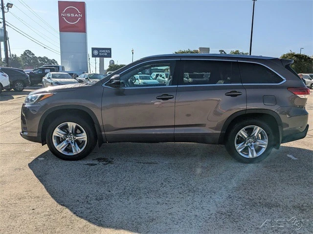 2017 Toyota Highlander - Image 8 of 21