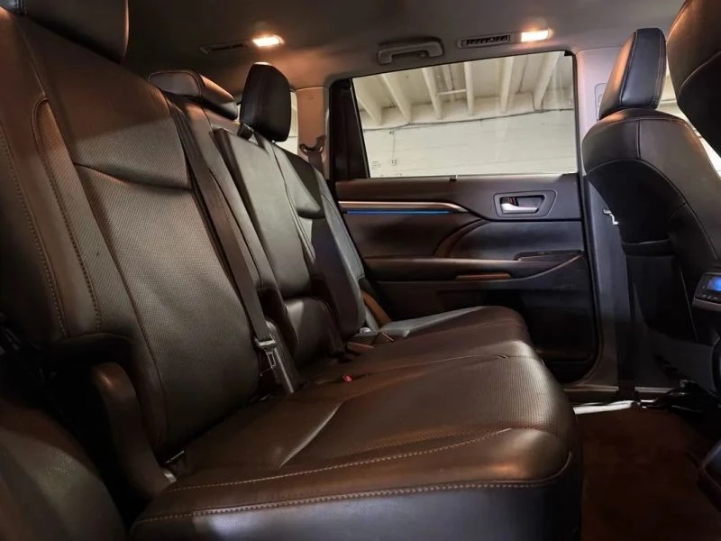 2017 Toyota Highlander - Image 11 of 12
