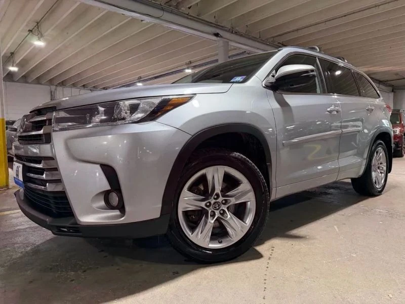 2017 Toyota Highlander - Image 2 of 12
