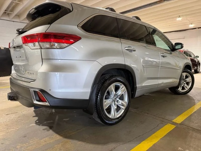 2017 Toyota Highlander - Image 4 of 12