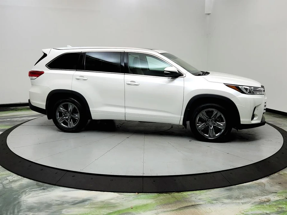 2017 Toyota Highlander - Image 4 of 21