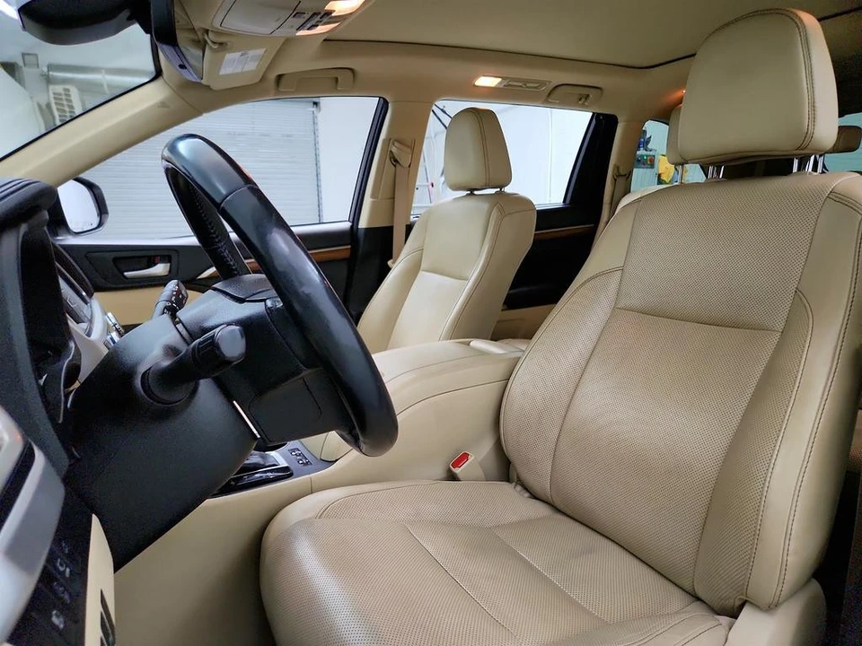 2017 Toyota Highlander - Image 22 of 31