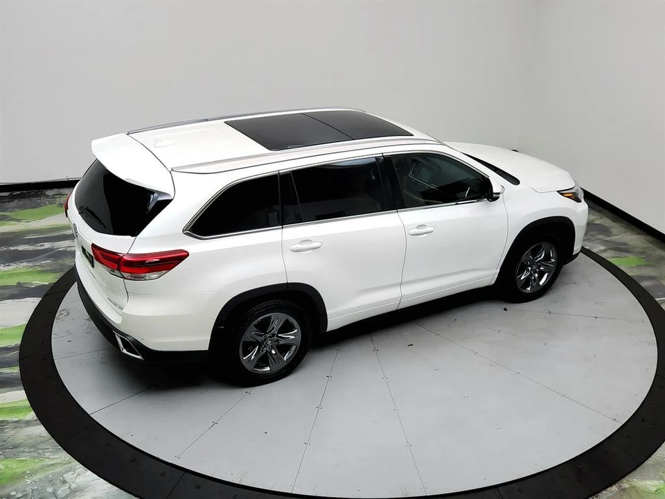 2017 Toyota Highlander - Image 15 of 31