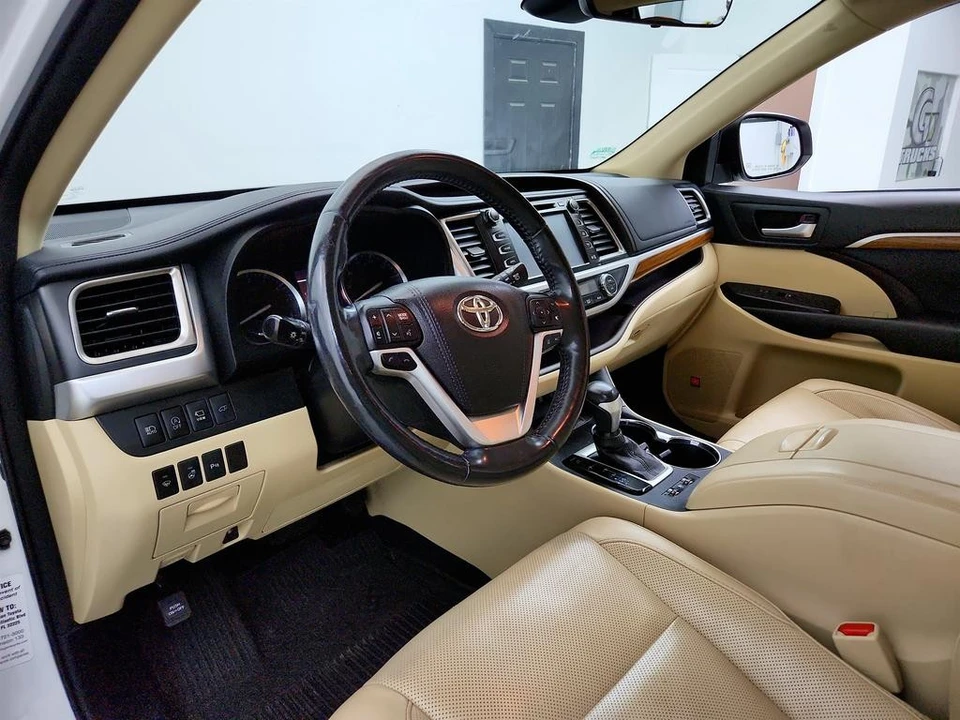 2017 Toyota Highlander - Image 21 of 21