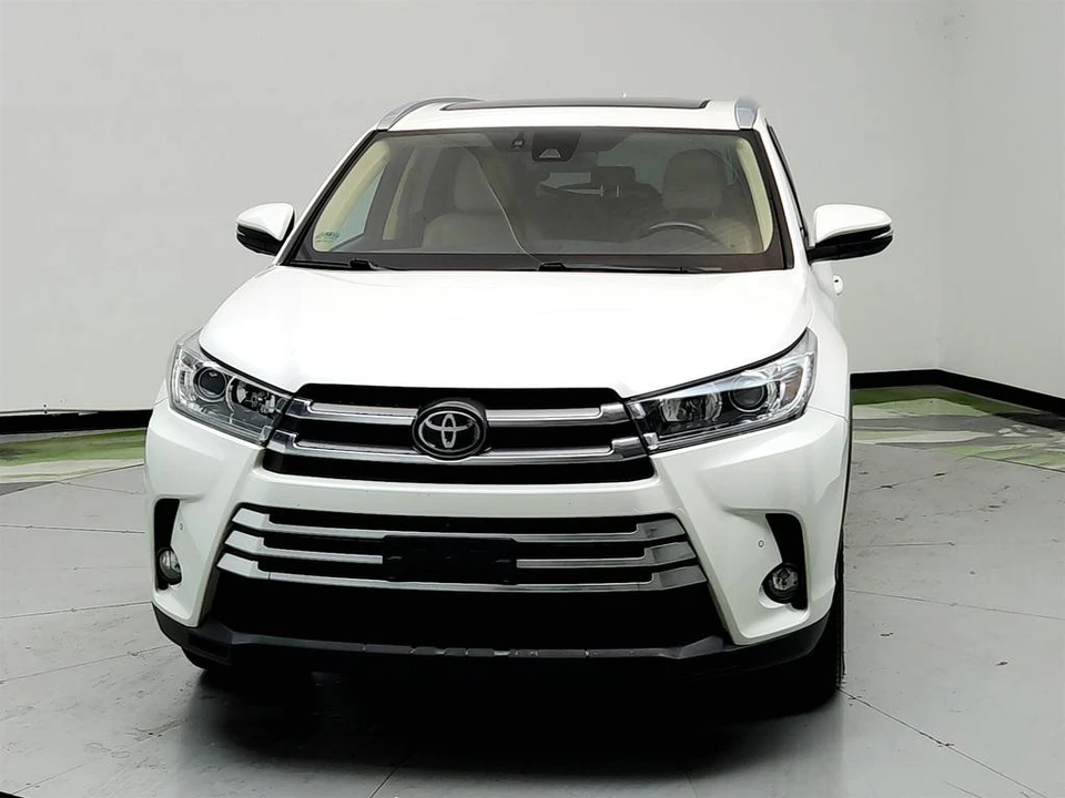 2017 Toyota Highlander - Image 2 of 21