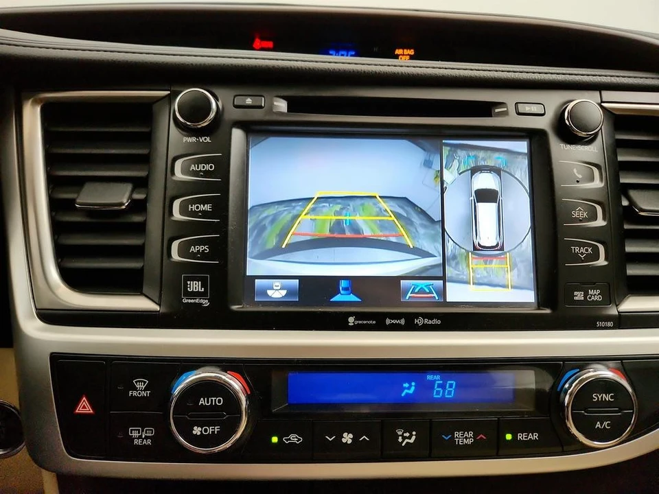 2017 Toyota Highlander - Image 27 of 31