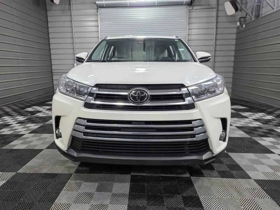 2017 Toyota Highlander - Image 4 of 12