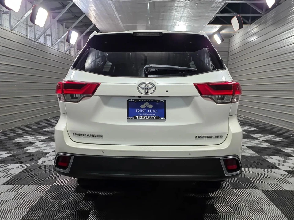 2017 Toyota Highlander - Image 7 of 12