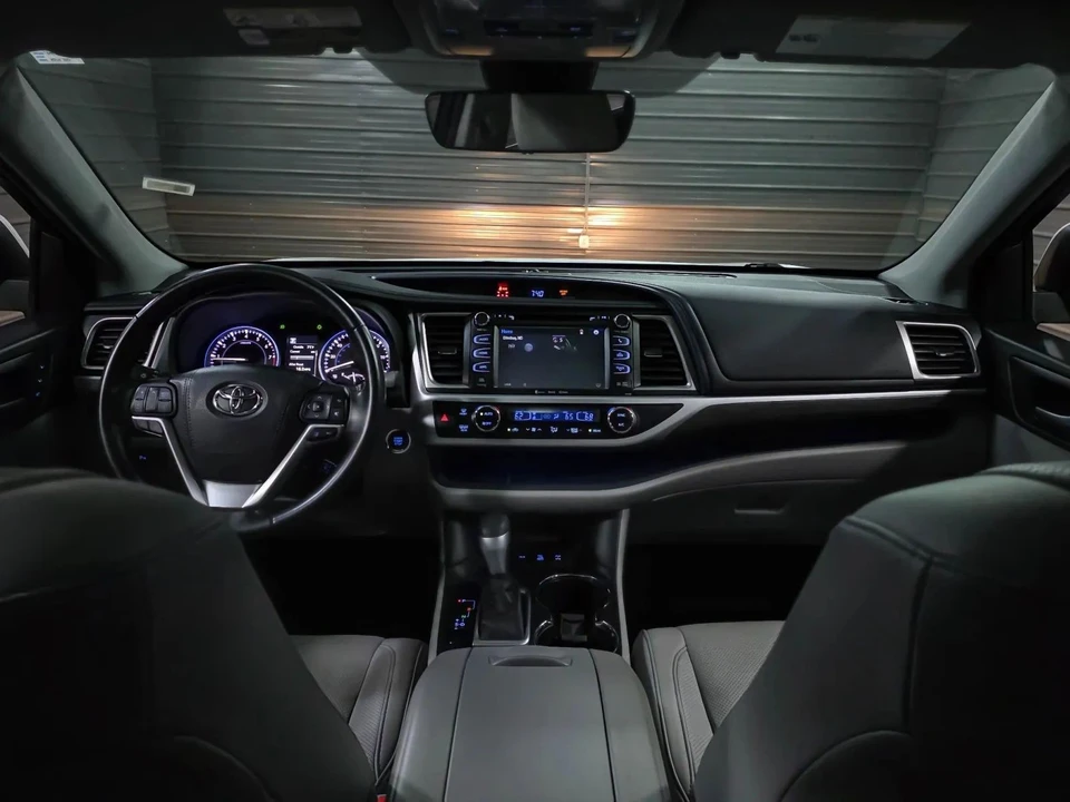 2017 Toyota Highlander - Image 12 of 12