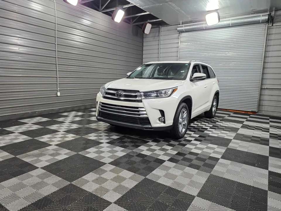 2017 Toyota Highlander - Image 3 of 12