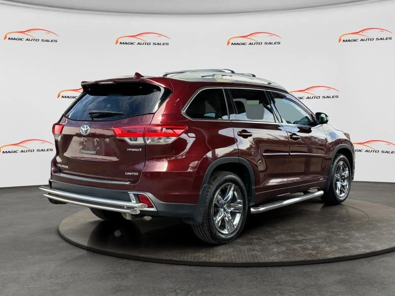 2017 Toyota Highlander - Image 8 of 12