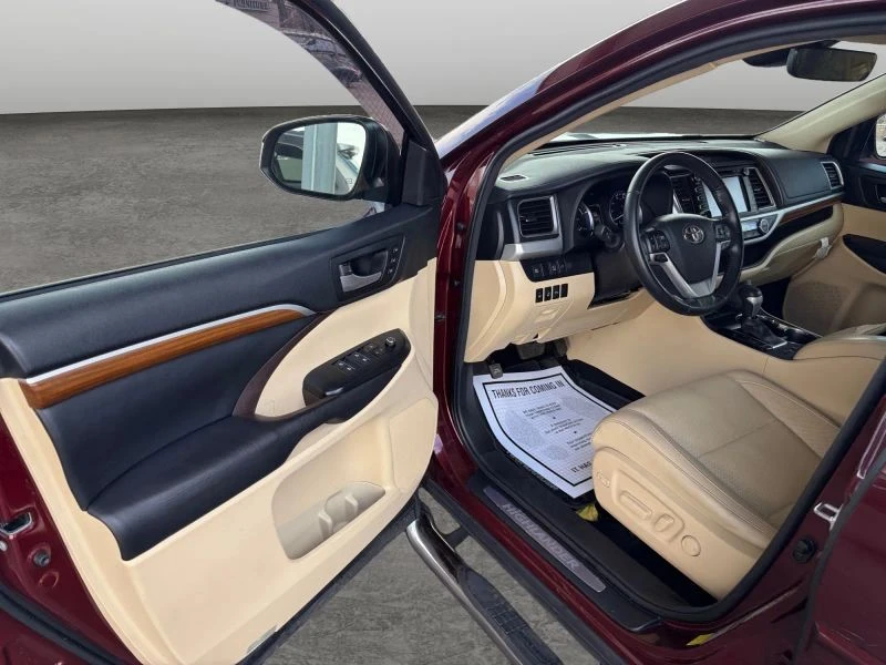 2017 Toyota Highlander - Image 9 of 12