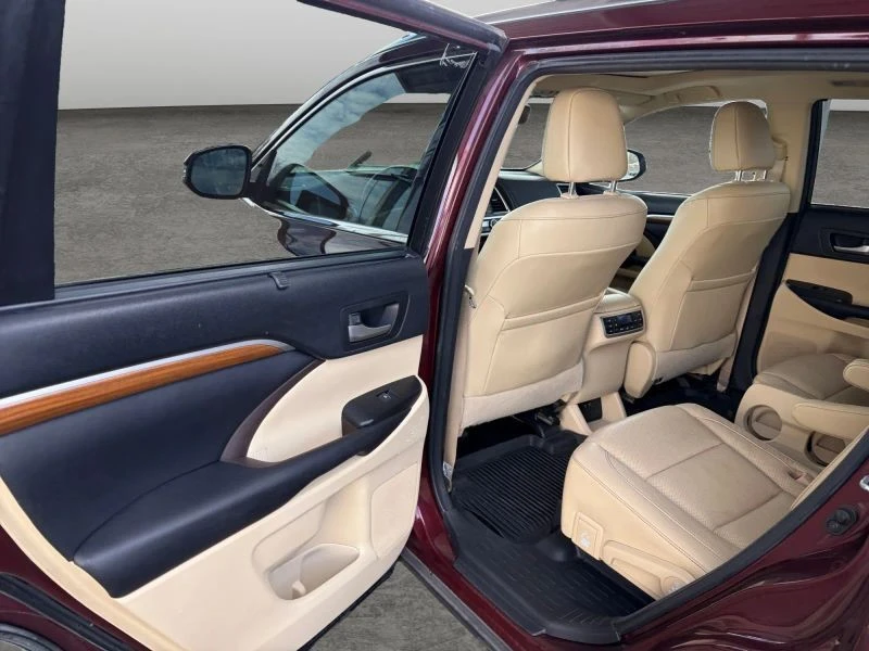 2017 Toyota Highlander - Image 12 of 12
