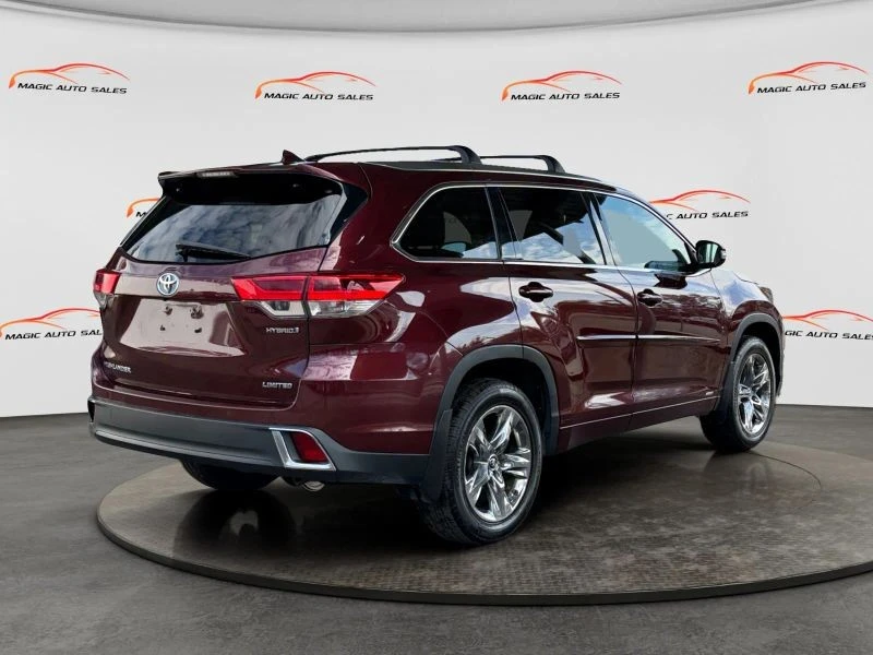 2017 Toyota Highlander - Image 8 of 12