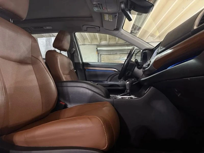 2017 Toyota Highlander - Image 11 of 12