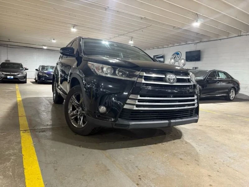 2017 Toyota Highlander - Image 6 of 12