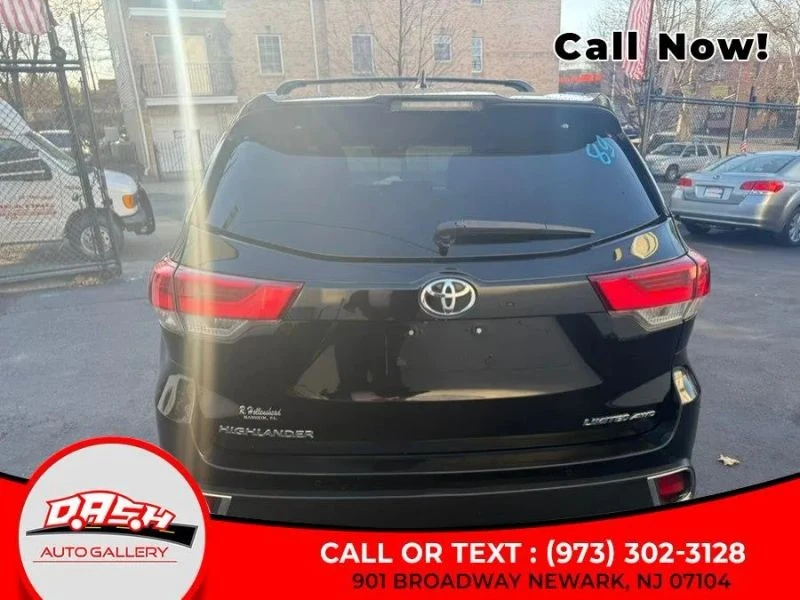 2017 Toyota Highlander - Image 6 of 12