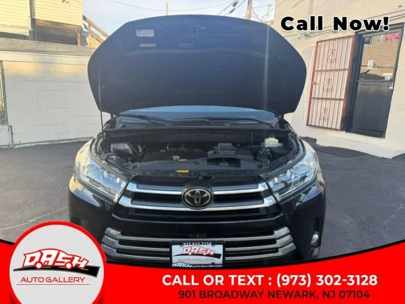 2017 Toyota Highlander - Image 9 of 12
