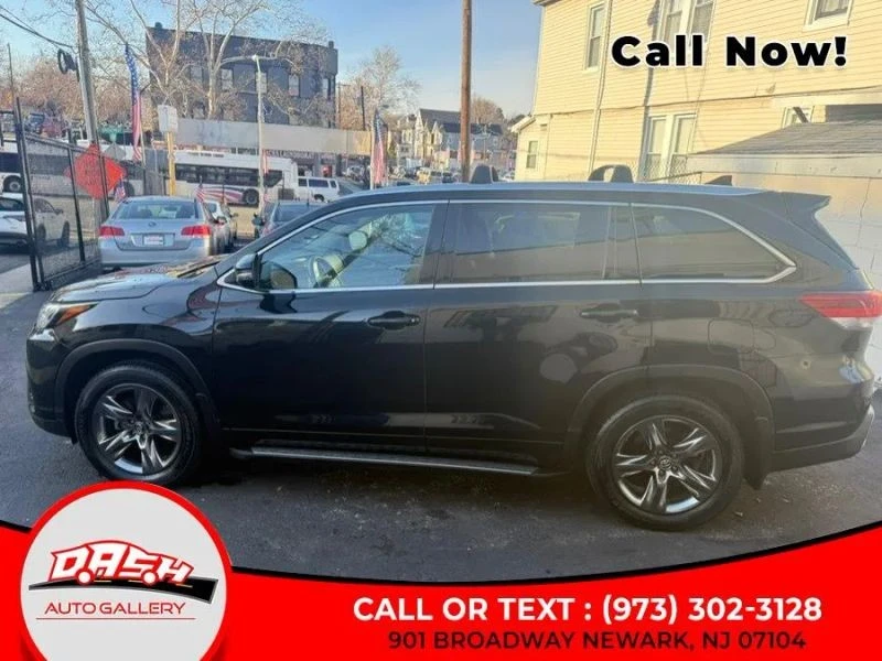 2017 Toyota Highlander - Image 8 of 12