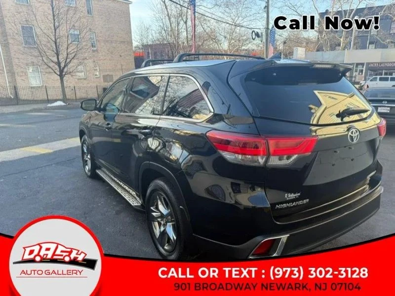 2017 Toyota Highlander - Image 7 of 12