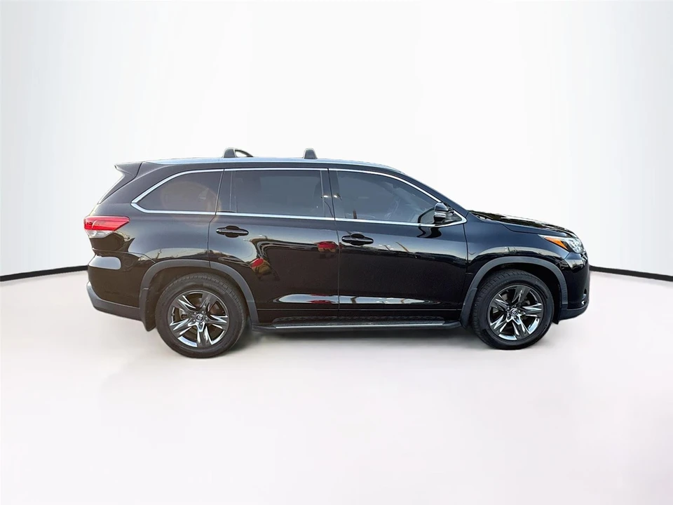 2017 Toyota Highlander - Image 8 of 21