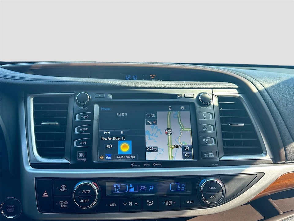 2017 Toyota Highlander - Image 11 of 14