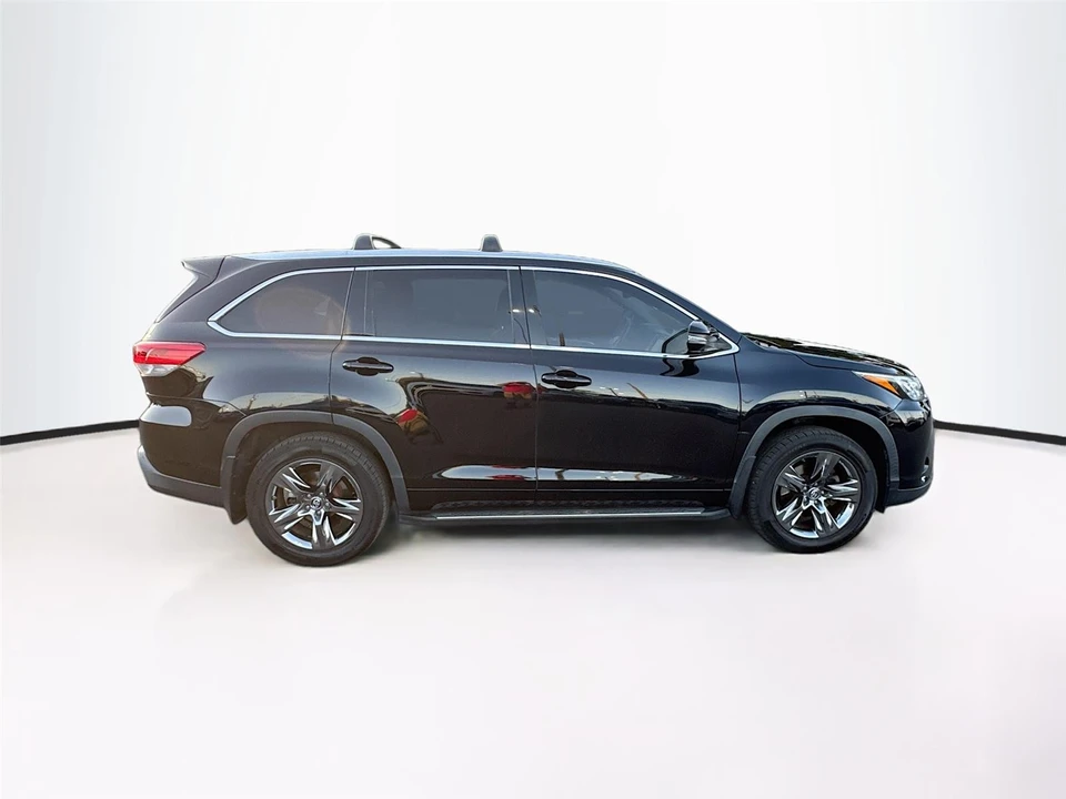 2017 Toyota Highlander - Image 8 of 21