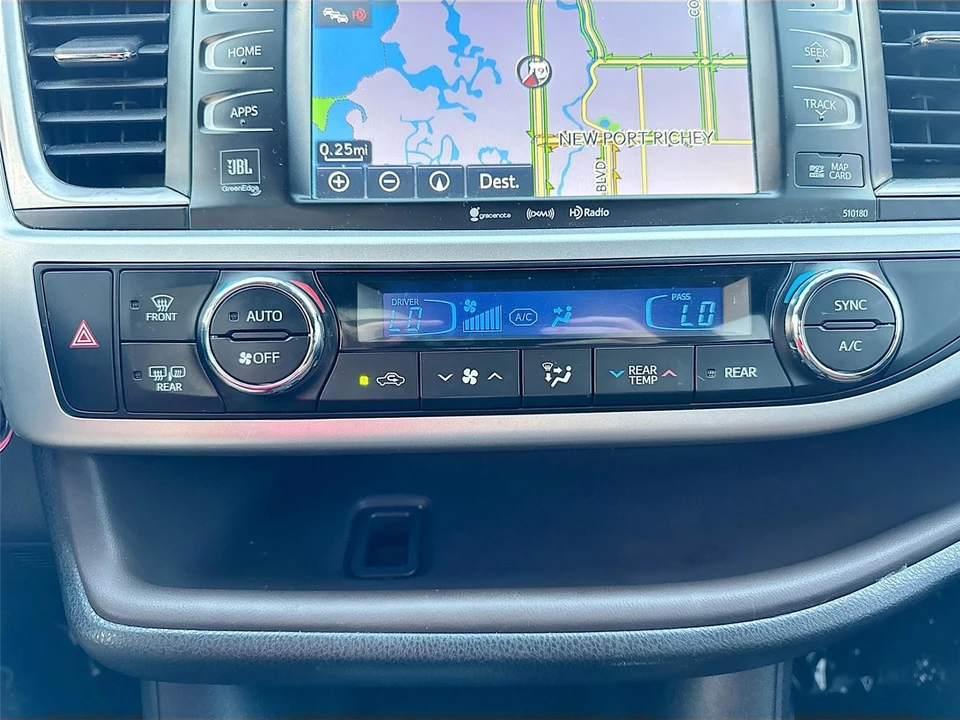 2017 Toyota Highlander - Image 16 of 21