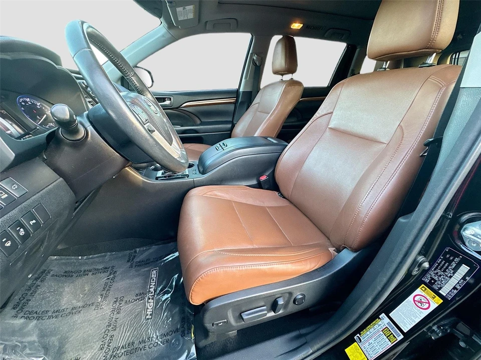 2017 Toyota Highlander - Image 19 of 21