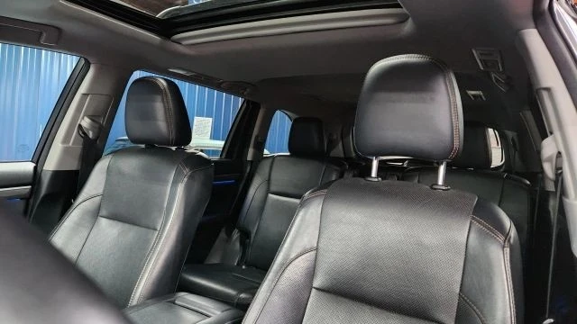 2017 Toyota Highlander - Image 9 of 12