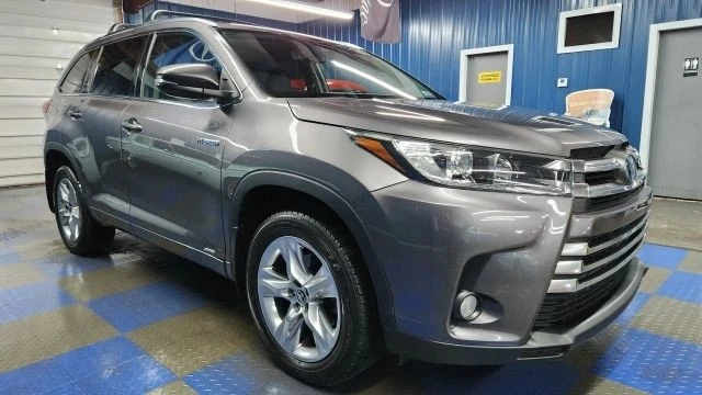2017 Toyota Highlander - Image 2 of 12