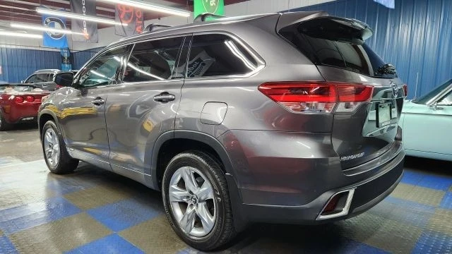 2017 Toyota Highlander - Image 4 of 12
