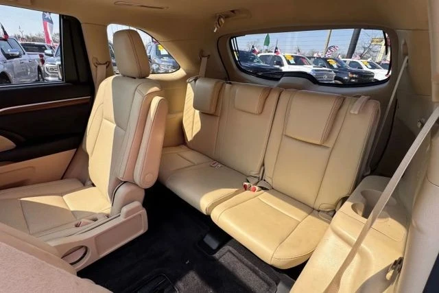 2017 Toyota Highlander - Image 9 of 16