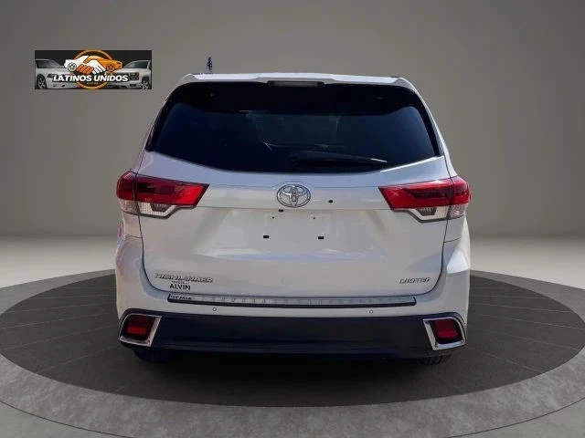 2017 Toyota Highlander - Image 6 of 16