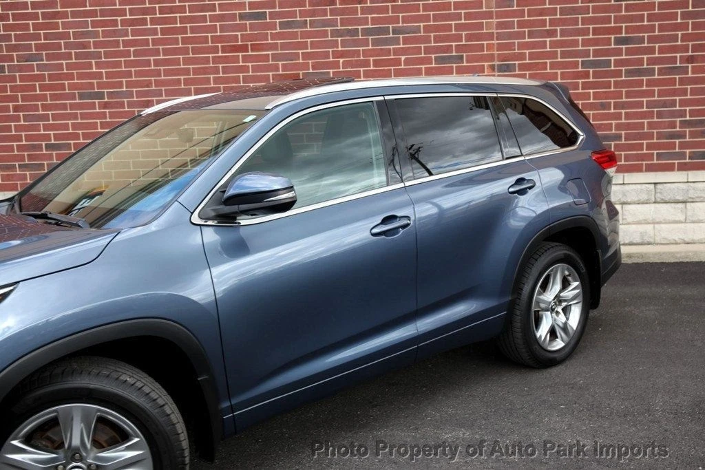 2017 Toyota Highlander - Image 6 of 12