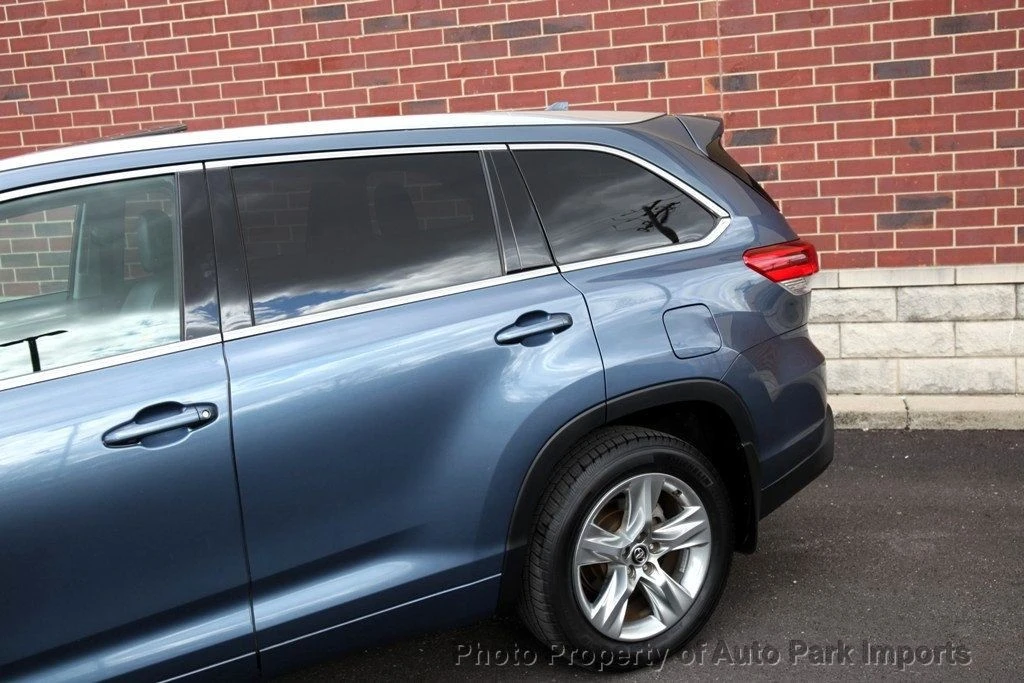 2017 Toyota Highlander - Image 7 of 12