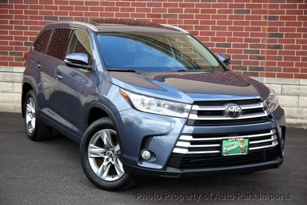 2017 Toyota Highlander - Image 10 of 12