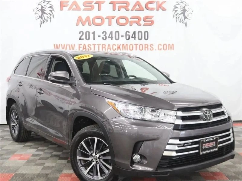 2017 Toyota Highlander - Image 3 of 12