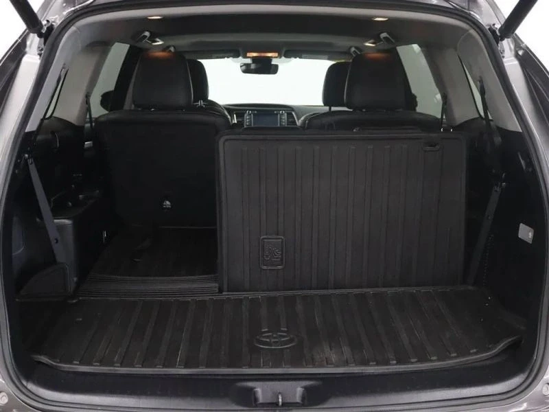 2017 Toyota Highlander - Image 7 of 12