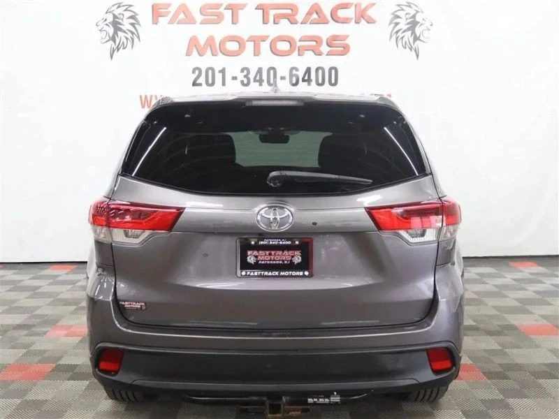 2017 Toyota Highlander - Image 5 of 12