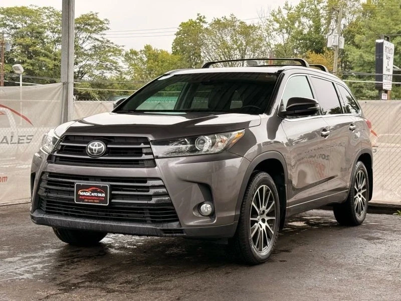 2017 Toyota Highlander - Image 3 of 12