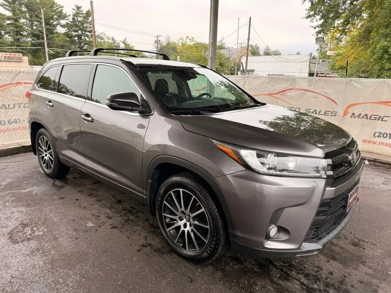2017 Toyota Highlander - Image 7 of 12