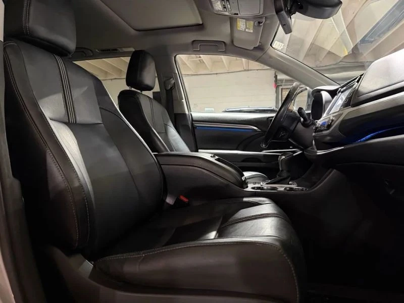 2017 Toyota Highlander - Image 11 of 12