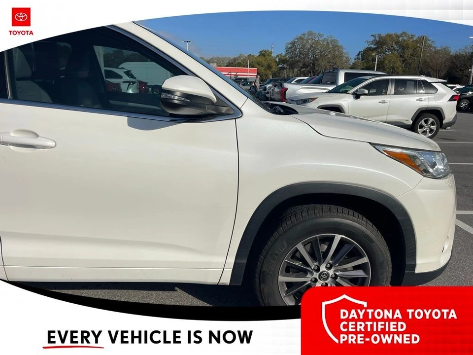 2017 Toyota Highlander - Image 9 of 10