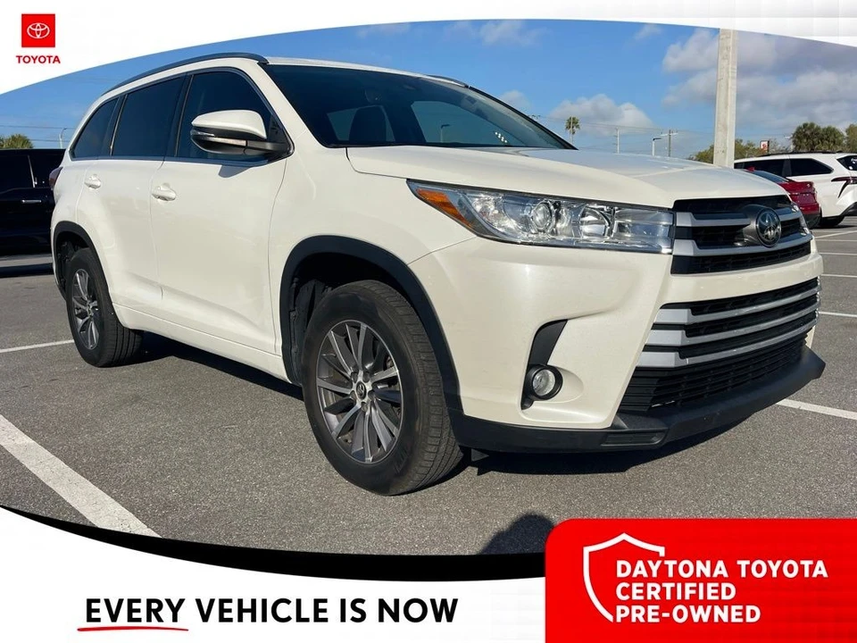 2017 Toyota Highlander - Image 7 of 10
