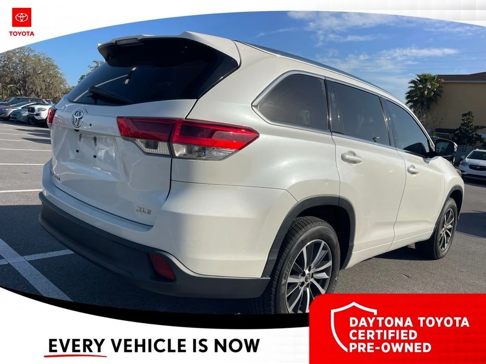 2017 Toyota Highlander - Image 10 of 10